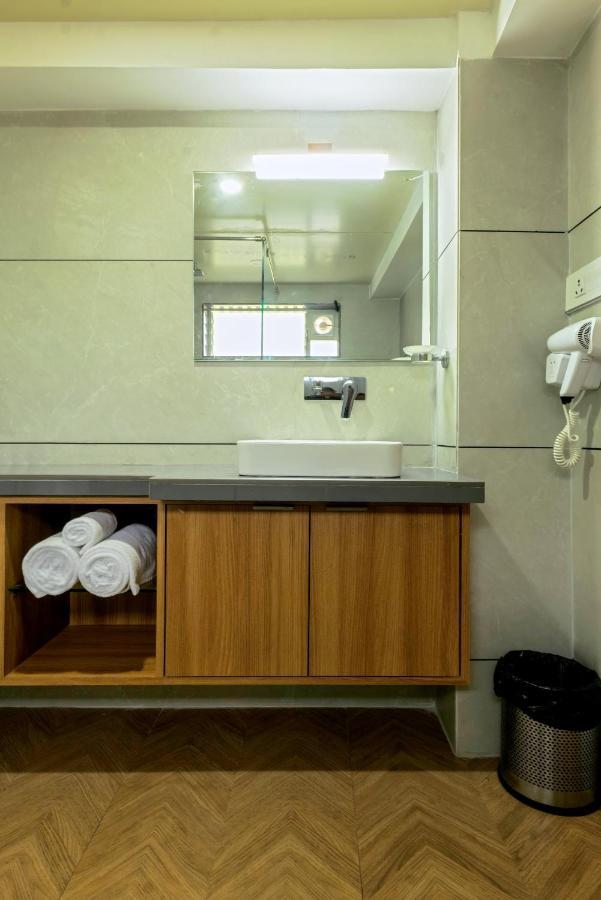 Gold Beach Villa Daman Extérieur photo