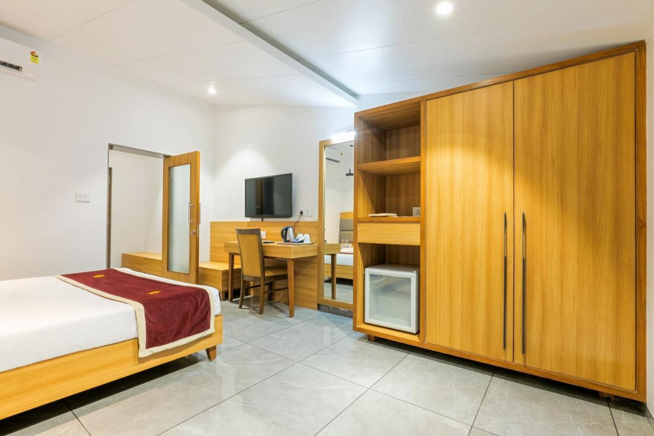 Gold Beach Villa Daman Extérieur photo