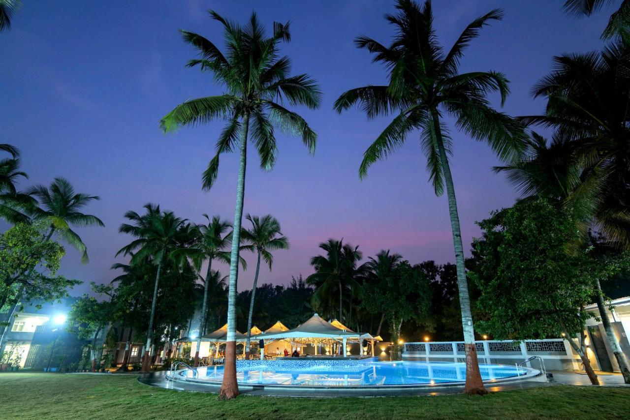Gold Beach Villa Daman Extérieur photo