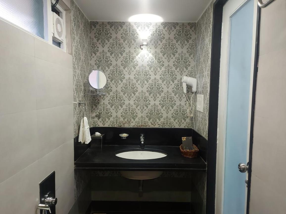 Gold Beach Villa Daman Extérieur photo