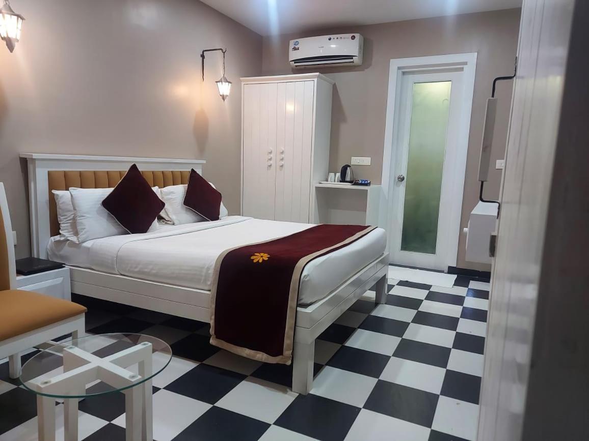 Gold Beach Villa Daman Extérieur photo