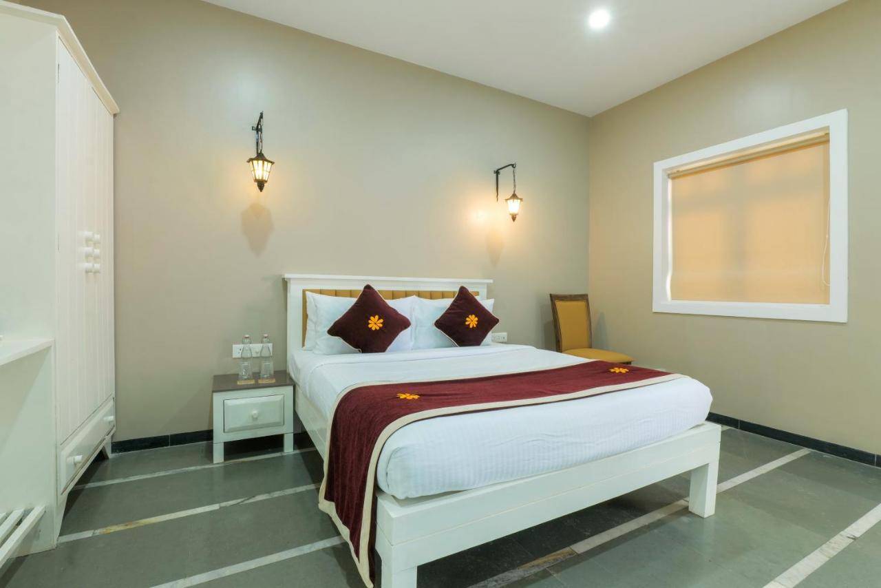 Gold Beach Villa Daman Extérieur photo