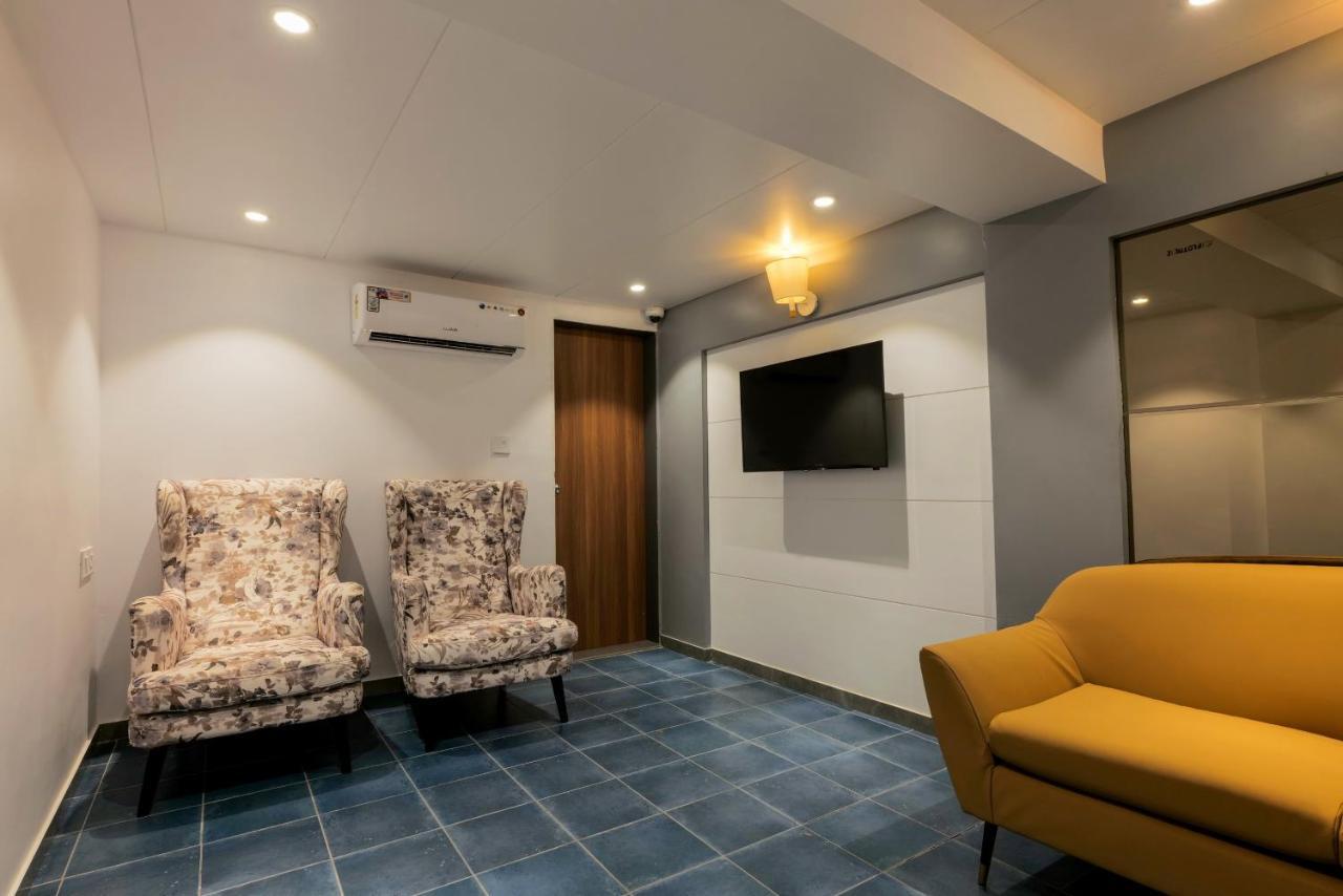 Gold Beach Villa Daman Extérieur photo