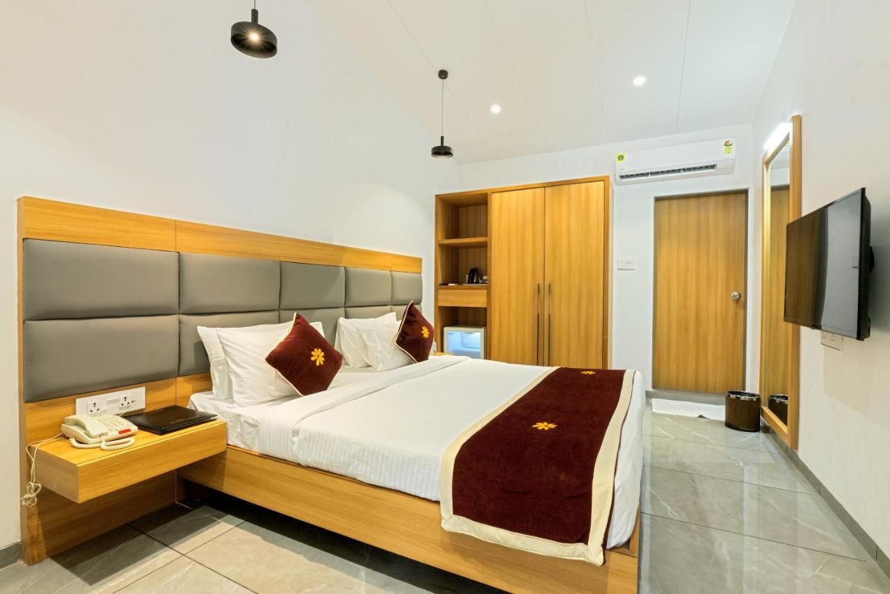 Gold Beach Villa Daman Extérieur photo