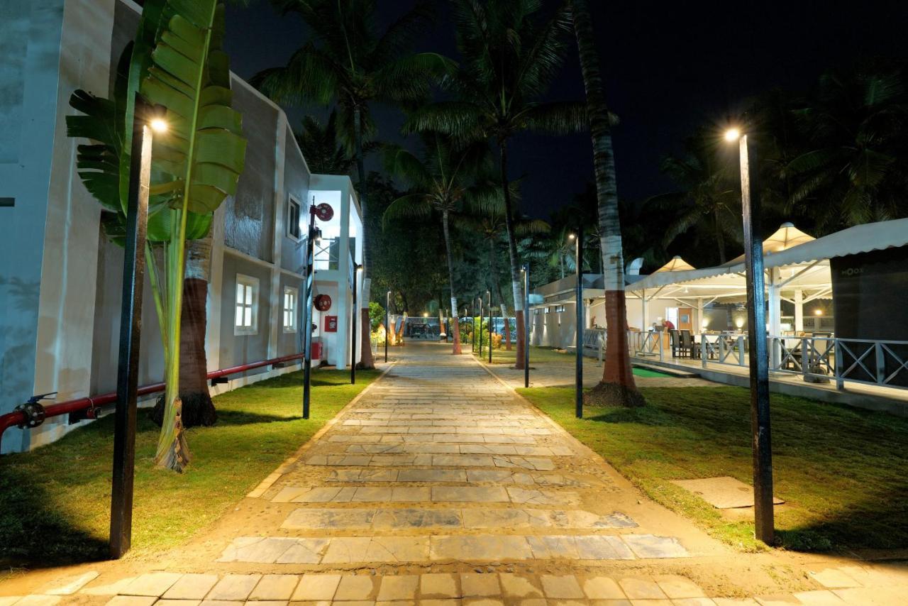Gold Beach Villa Daman Extérieur photo