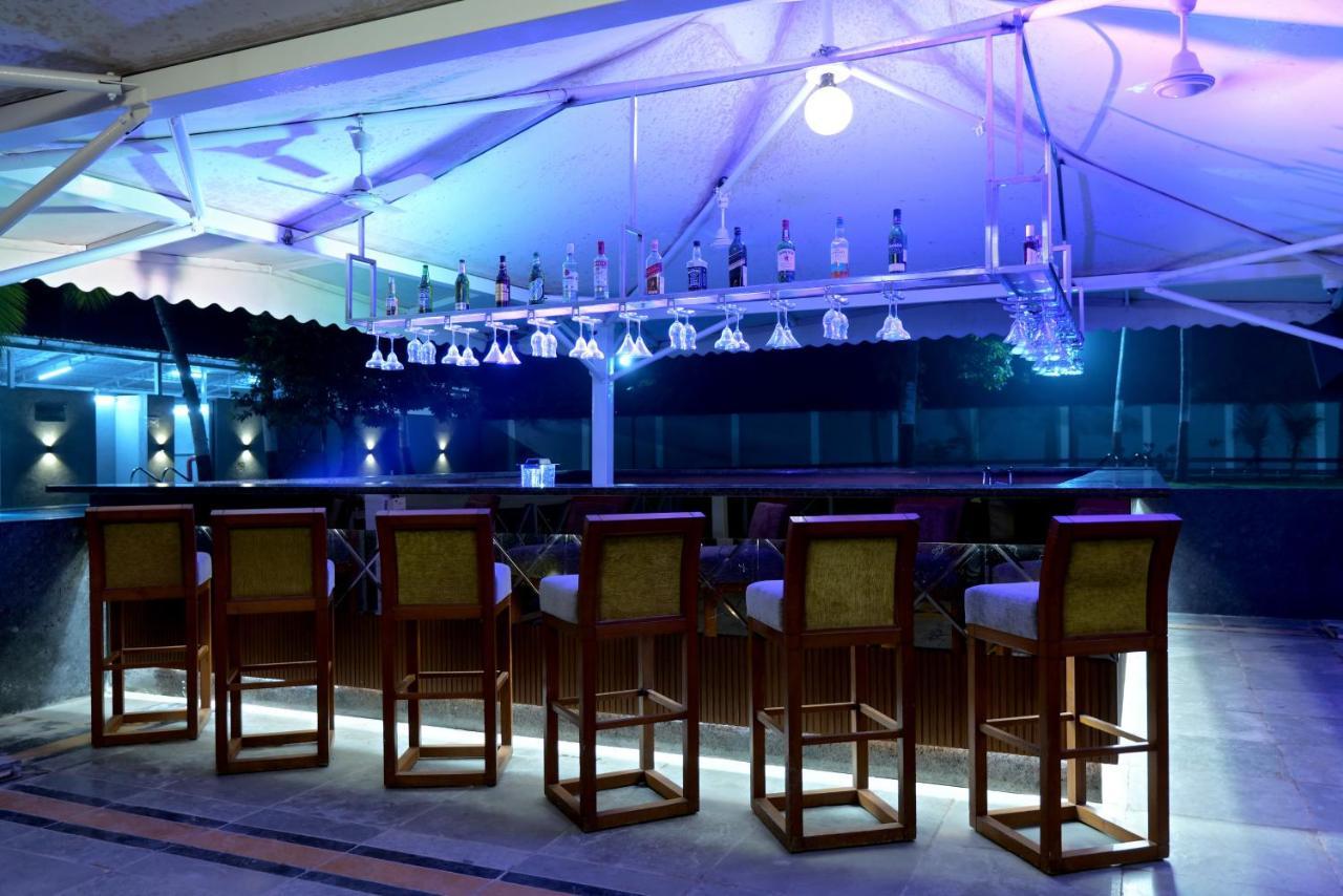Gold Beach Villa Daman Extérieur photo
