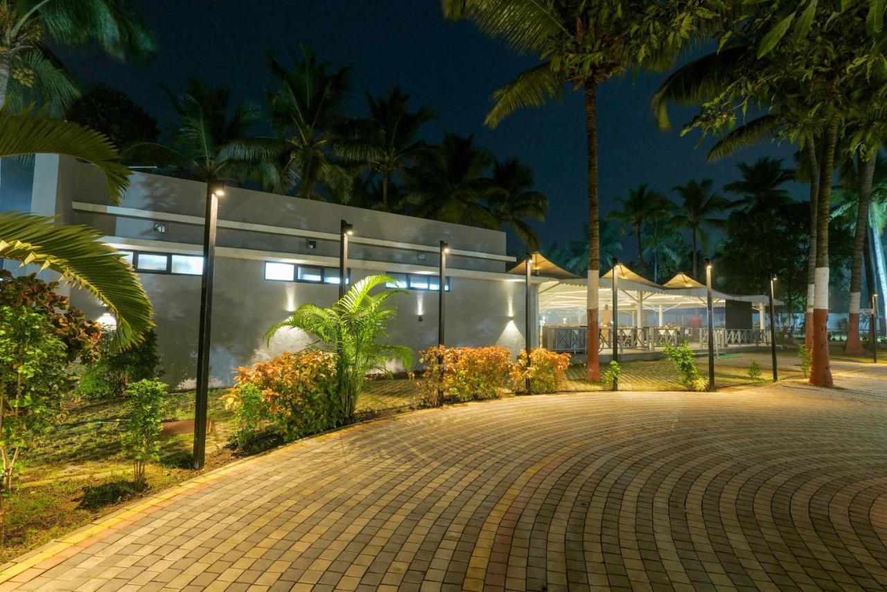 Gold Beach Villa Daman Extérieur photo