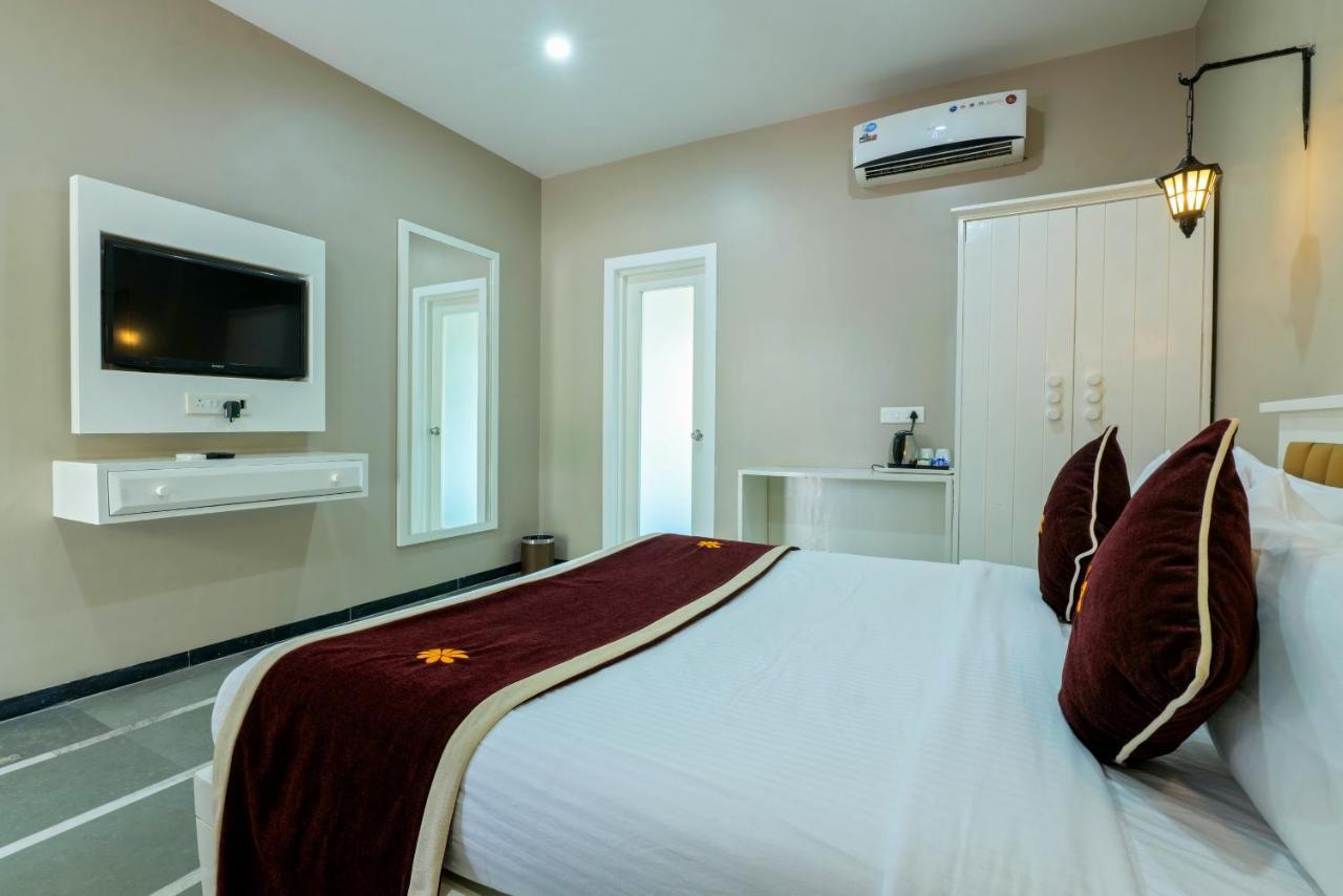 Gold Beach Villa Daman Extérieur photo