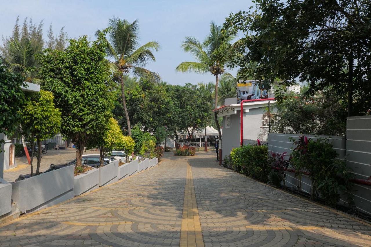 Gold Beach Villa Daman Extérieur photo
