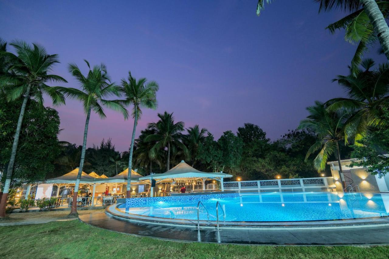 Gold Beach Villa Daman Extérieur photo